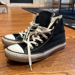 Women's black high top converse US8